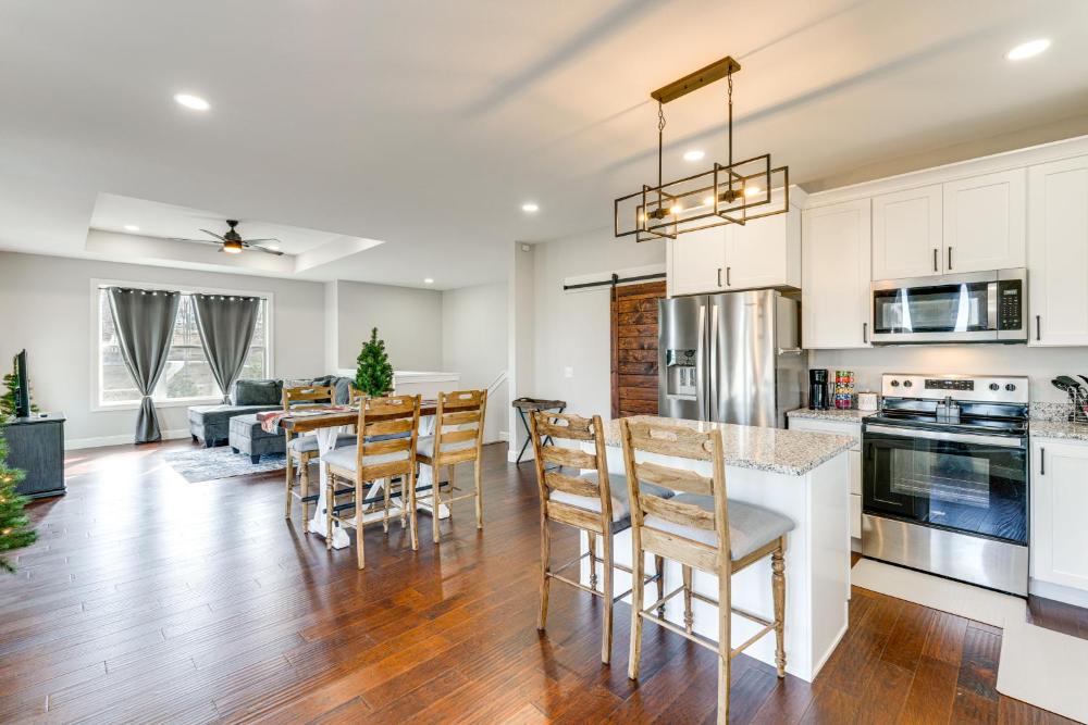 Cherokee Lake Retreat with Views in Morristown!